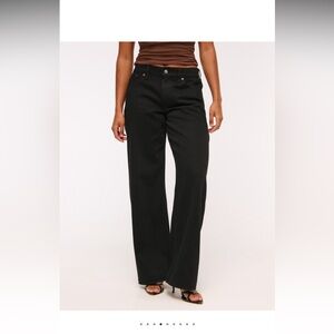 NWT Abercrombie Curve Love Low Rise Ultra Loose Jean